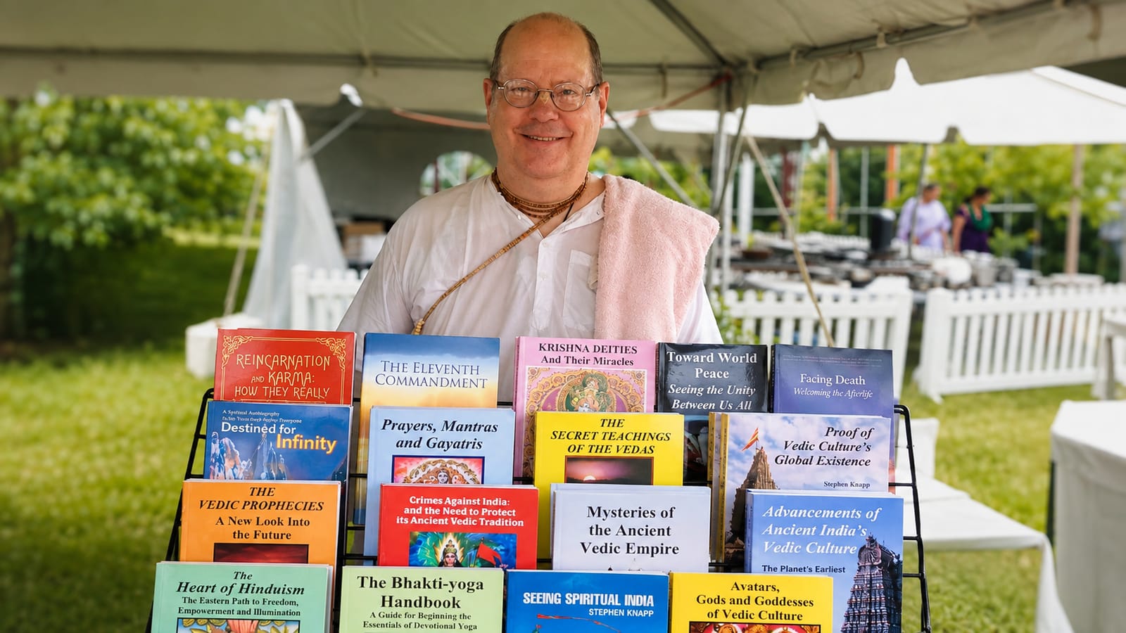 Stephen Knapp at IHPC 2026 with Vedic books. News.